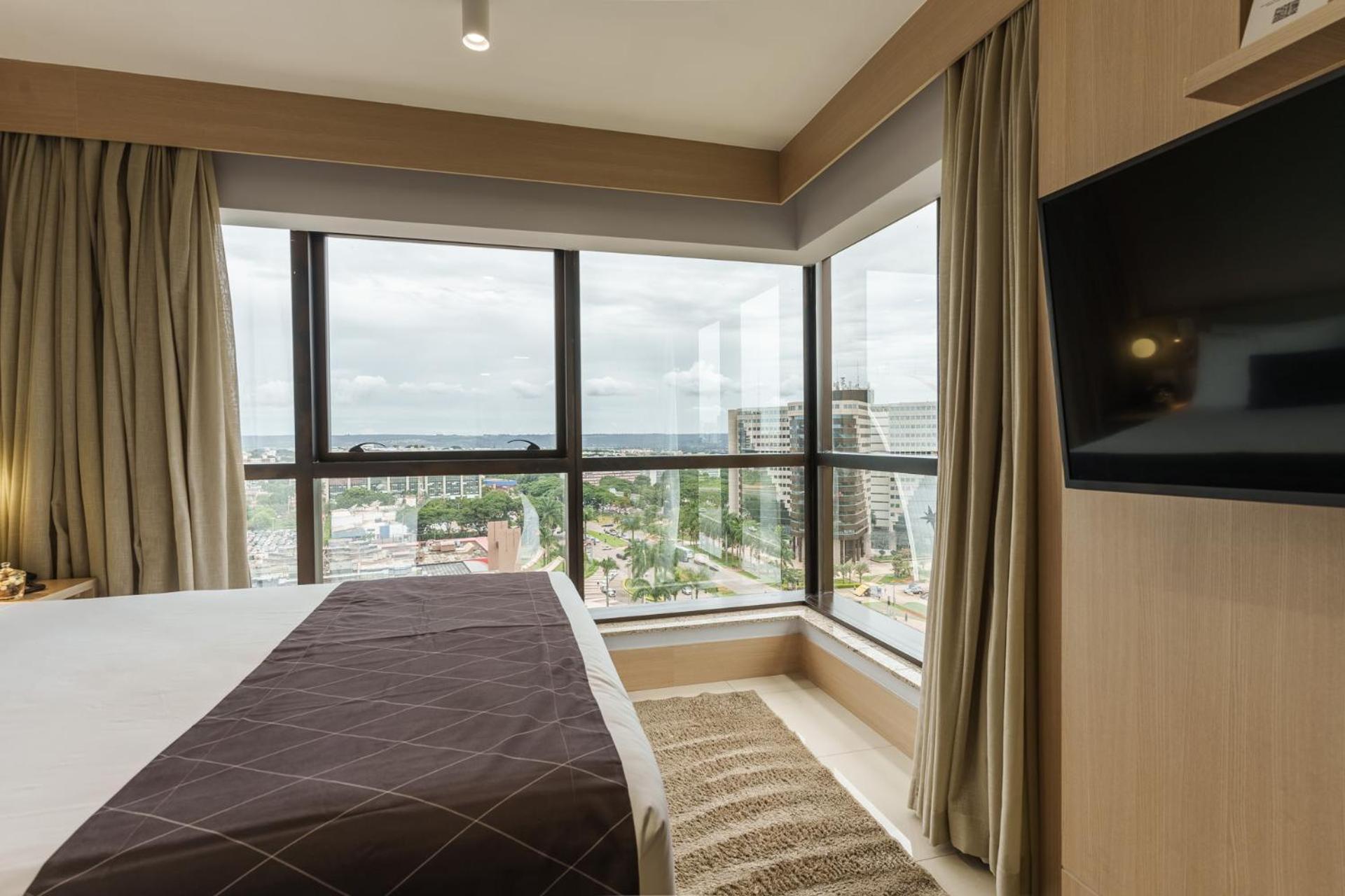 Cullinan Hplus Premium Brasília Rum bild