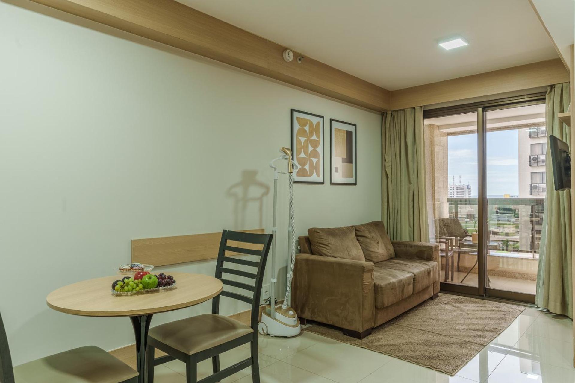 Cullinan Hplus Premium Brasília Rum bild
